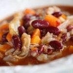 Feijoada vegetariana com restos de couve e cenoura sem carnes