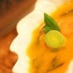 Creme de cenoura com alho francês e coentros