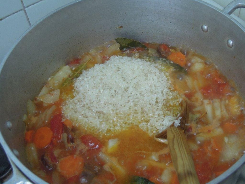 Grafe e Faca Sopa da Pedra com Arroz