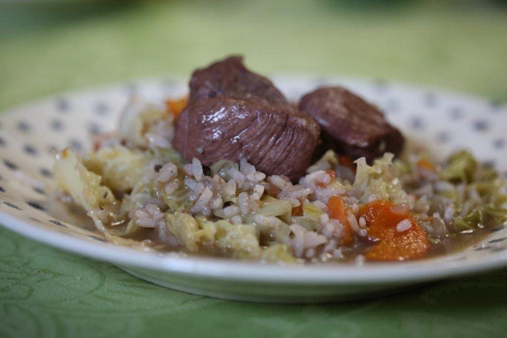 Arroz de carne com vinho tinto