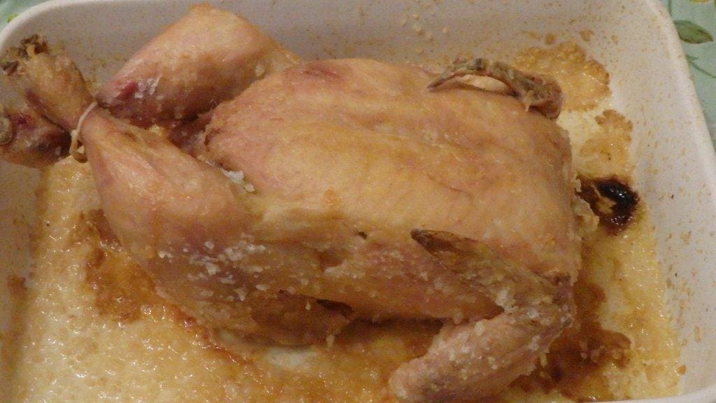 Frango assado no forno só com sal