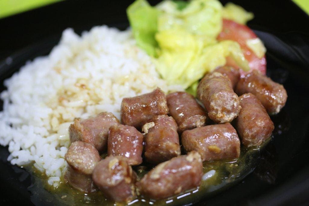 Salsichas Frescas com Molho de Mostarda e Soja