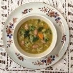 Sopa de Feijão de Debulhar com Lombarda e Coentros
