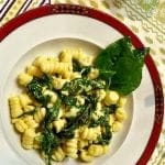 Massa com espinafres e sabor a caril