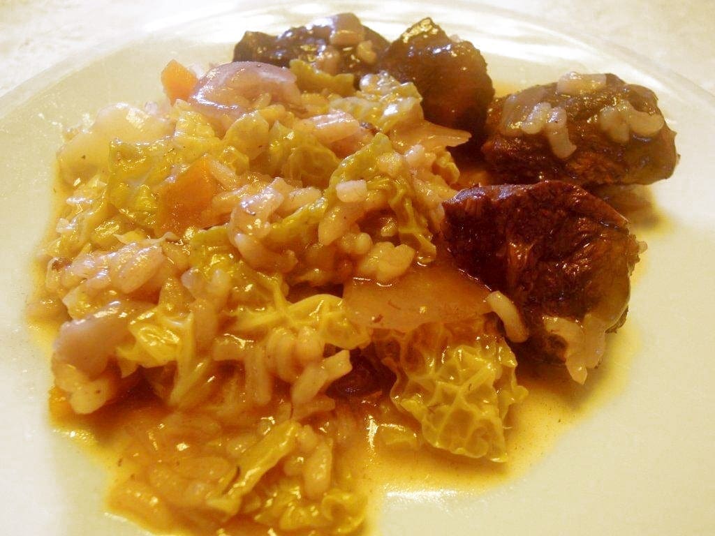 Arroz de carne, um prato quente para um dia frio