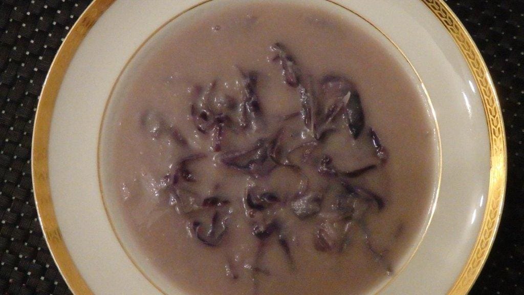 Sopa de couve roxa