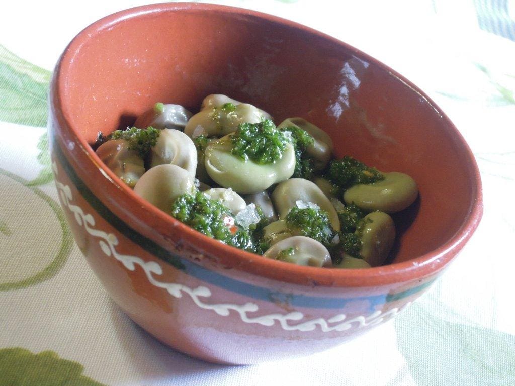 Favas com molho verde