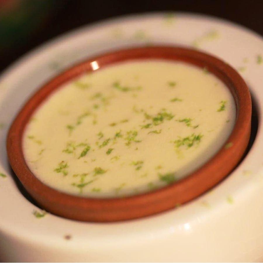 Grafe e Faca Mousse de chocolate branco com lima