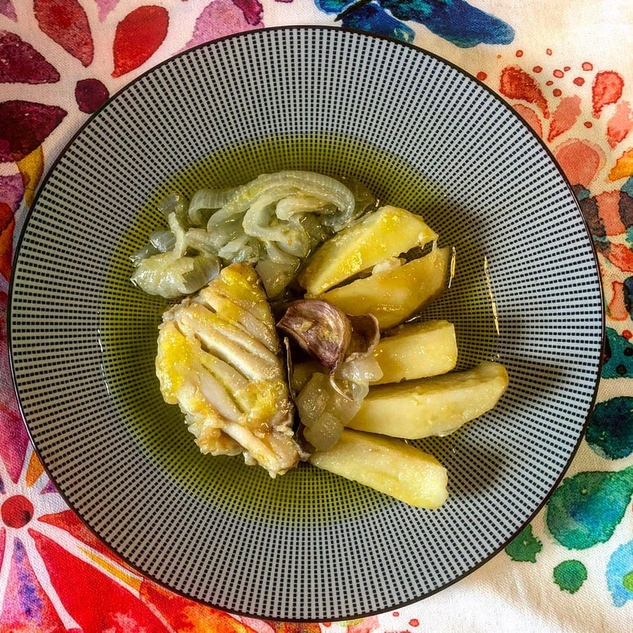 Bacalhau e Batatas Cozidos no Azeite_grafe_e_faca